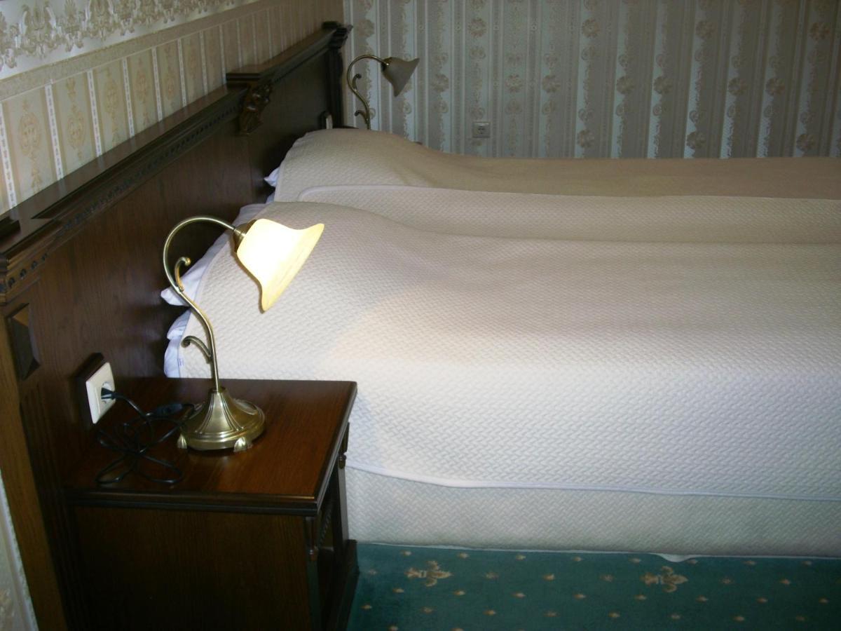 Amsterdam Hotel Софія Номер фото
